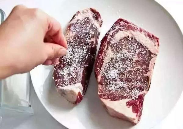  放水|冰冻过的肉，拿出来可别直接放水里泡，学会这招，吃着跟鲜肉一样