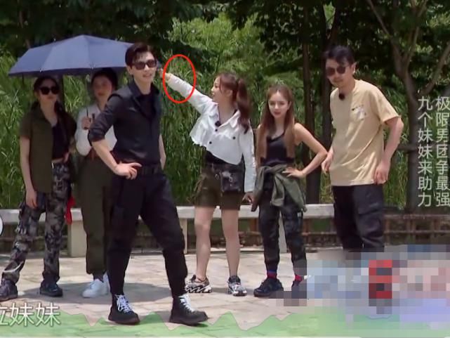  关伞|THE9女团谁情商最高？赵小棠被骂太做作，只有一个人提醒她关伞