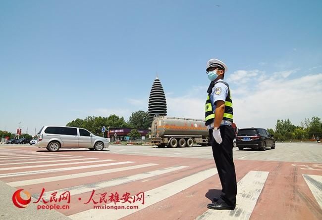  组图|组图：“双节”假期，他们仍奋战在雄安建设一线