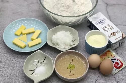 自制|自制椰蓉小面包,学会不用排队买,奶香味十足