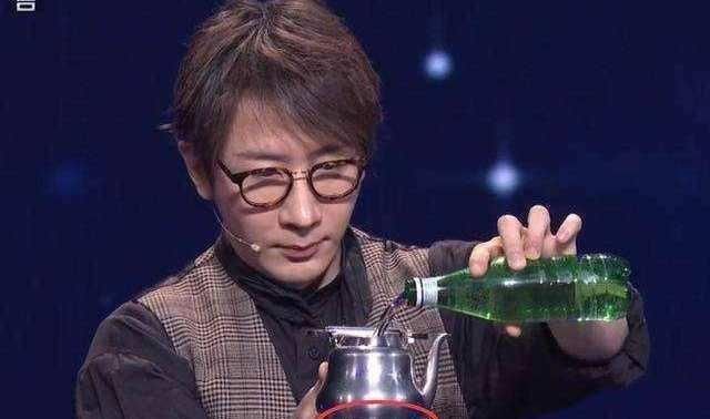  消失|刘谦“换壶魔术”风波后，逐渐消失在公众的视线中，原因令人叹息