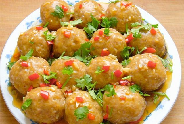  小吃|土豆从小吃到大，这吃法还是第一次见，不炒不炖，鲜嫩多汁不油腻