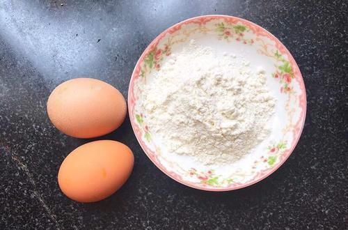  抓握|鸡蛋不过敏的宝宝，不要错过这个小饼，锻炼手眼协调及抓握能力