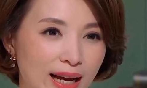 做出|内行看门道外行看热闹,董卿对歌手做出评价,遭韩红直怼不懂不要乱说话