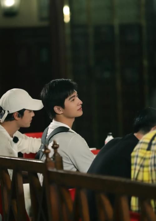  哥哥|比撕名牌刺激，这款宝藏综艺告诉你，玩个游戏到底能有多“壕”？