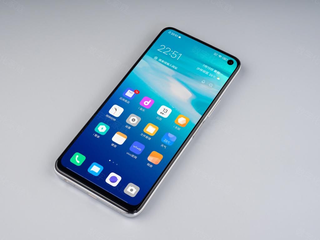  iQOO|以下克上的好家伙 iQOO Neo3的上手体验