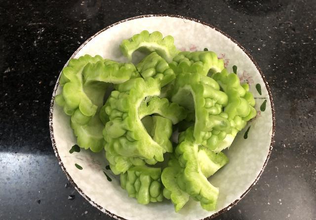 鲜美|末伏天,这汤多给家人喝,清热解暑又润燥,我家每周必喝,特鲜美