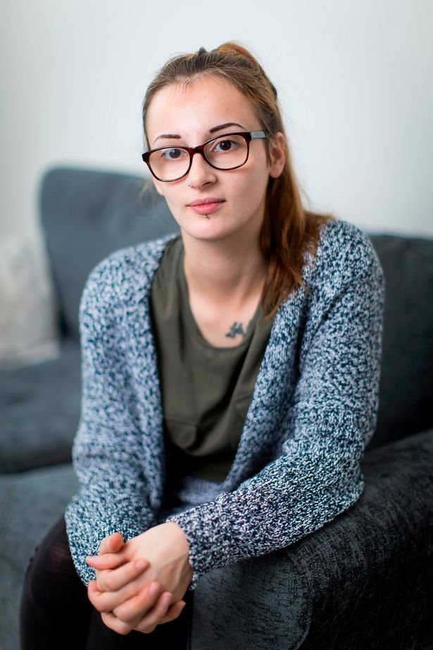 盖里|19岁女孩渴望父爱惨遭拒,其父亲曾喂她大量止痛药而被判入狱