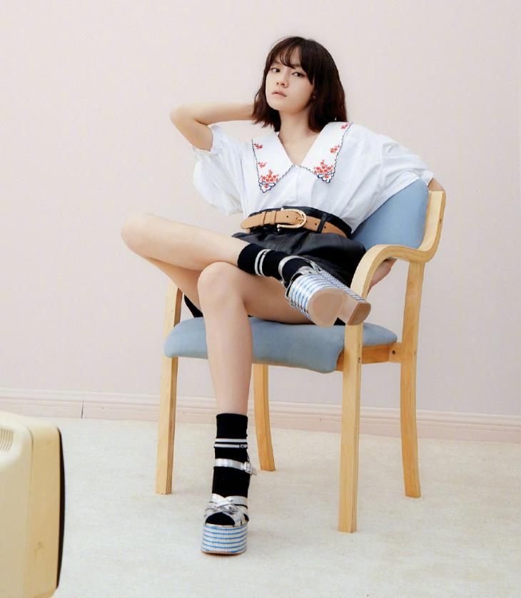 T恤的款式|夏天穿T恤不够，加上宫廷风衬衫怎么样？