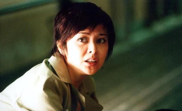  真实|秦岚被嘲讽“脸垮掉”，为什么我们容不下一个真实的人