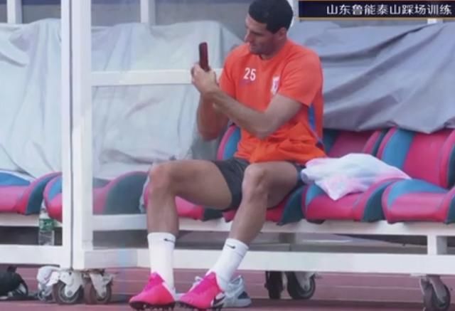  激发|详解李霄鹏的“富贵险中求”：他激发全队的潜能，他让对手很迷糊