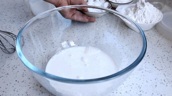  简单|广式甜点“芒果糯米糍”，比雪媚娘制作简单，奶香浓郁，软糯拉丝