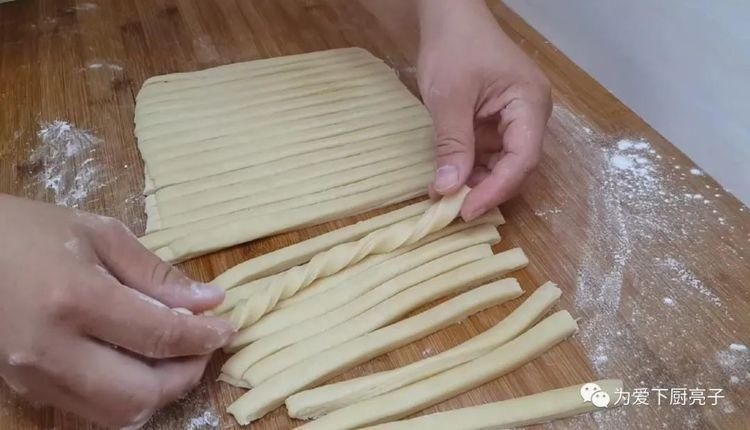 简单|我家零食从来不用买，切一切锅里一炸，比油条薯片好吃，越嚼越香