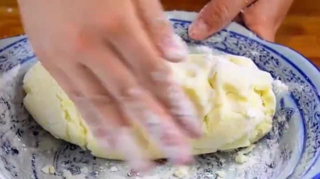  就可以|土豆加鸡蛋馋嘴的新吃法，酥脆又软糯，孩子超级喜欢吃！