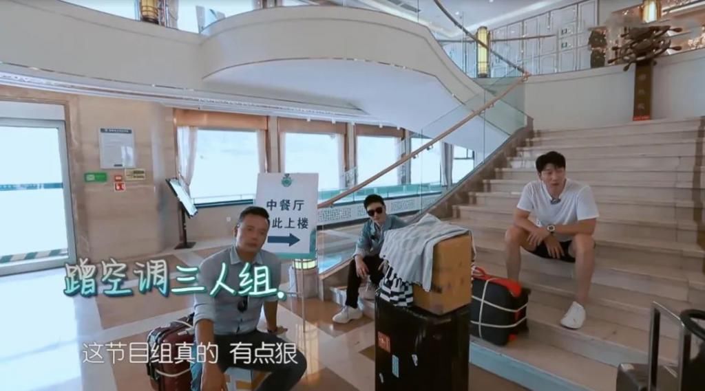  江湖|赵小刀重现江湖，专治黄晓明“中年王子病”，现实版一物降一物