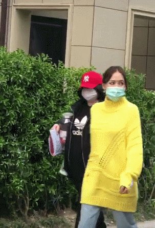 衣着|林心如因“衣着宽松”被猜测怀二胎,不少女星因衣着被猜测怀孕