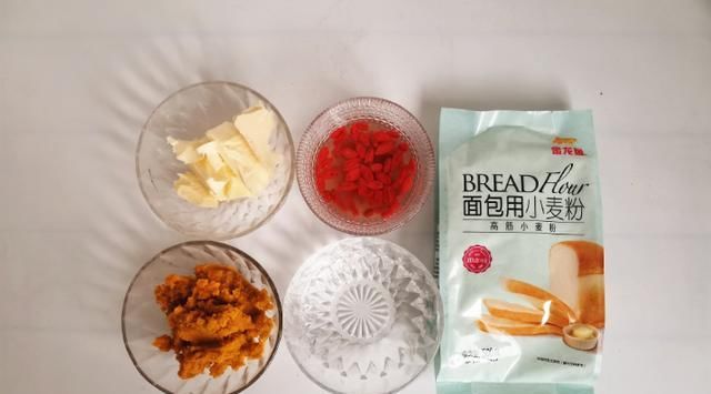 南瓜|香香软软的南瓜吐司,满满的南瓜与营养,香甜不腻,早餐吃最合适