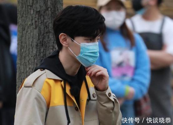 指甲|邓伦参加《极限挑战》被涂红指甲,粉丝喊话“一雪前耻”吧