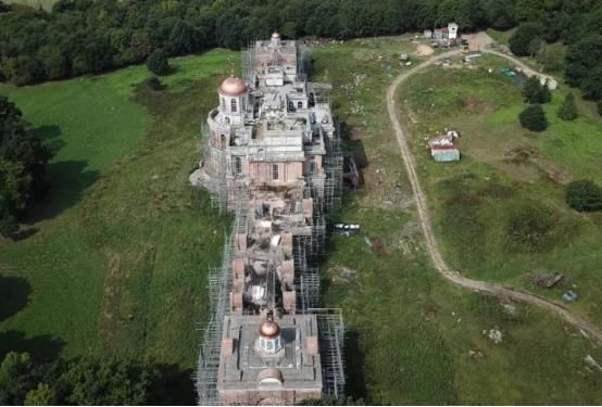  豪宅|世界上最浪费的城市：投资过亿的豪宅被荒废，民众请愿拆除也没用