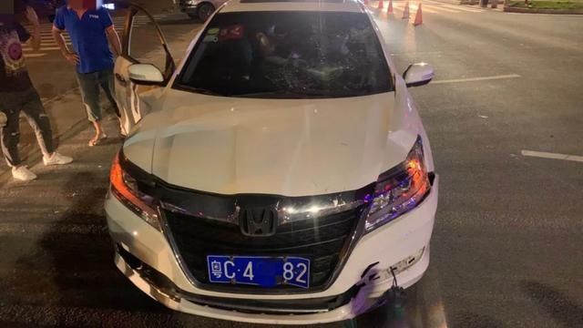 夫妇|珠海夫妇深夜去买药被撞飞,两人重伤丈夫身负6项严重违法!