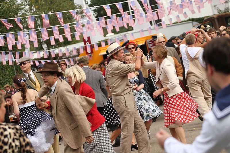 时髦|除了机车和速度,这个比赛还关注谁更时髦