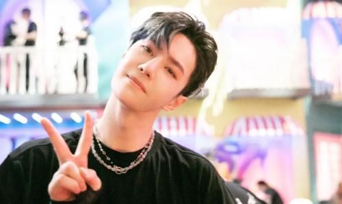  街舞|王嘉尔王一博因“香菜”登热搜，《街舞3》的“饭局”颇为尴尬