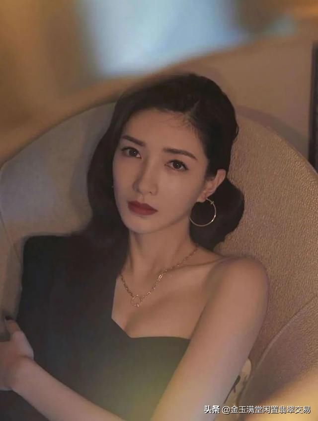  首饰|江疏影月薪1w5交不起房租，但几万的爱马仕项链却不离身