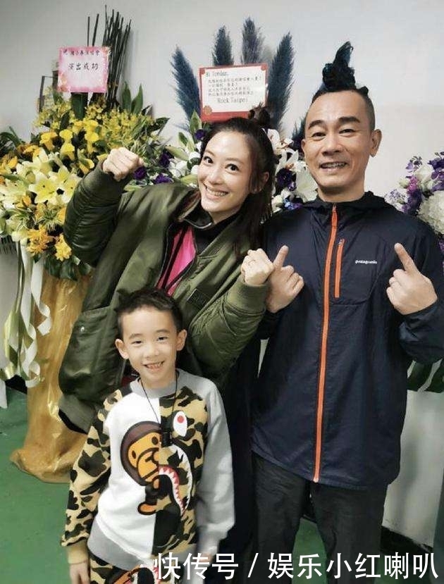 相处|jasper和老爸陈小春的相处模式也太搞笑了吧