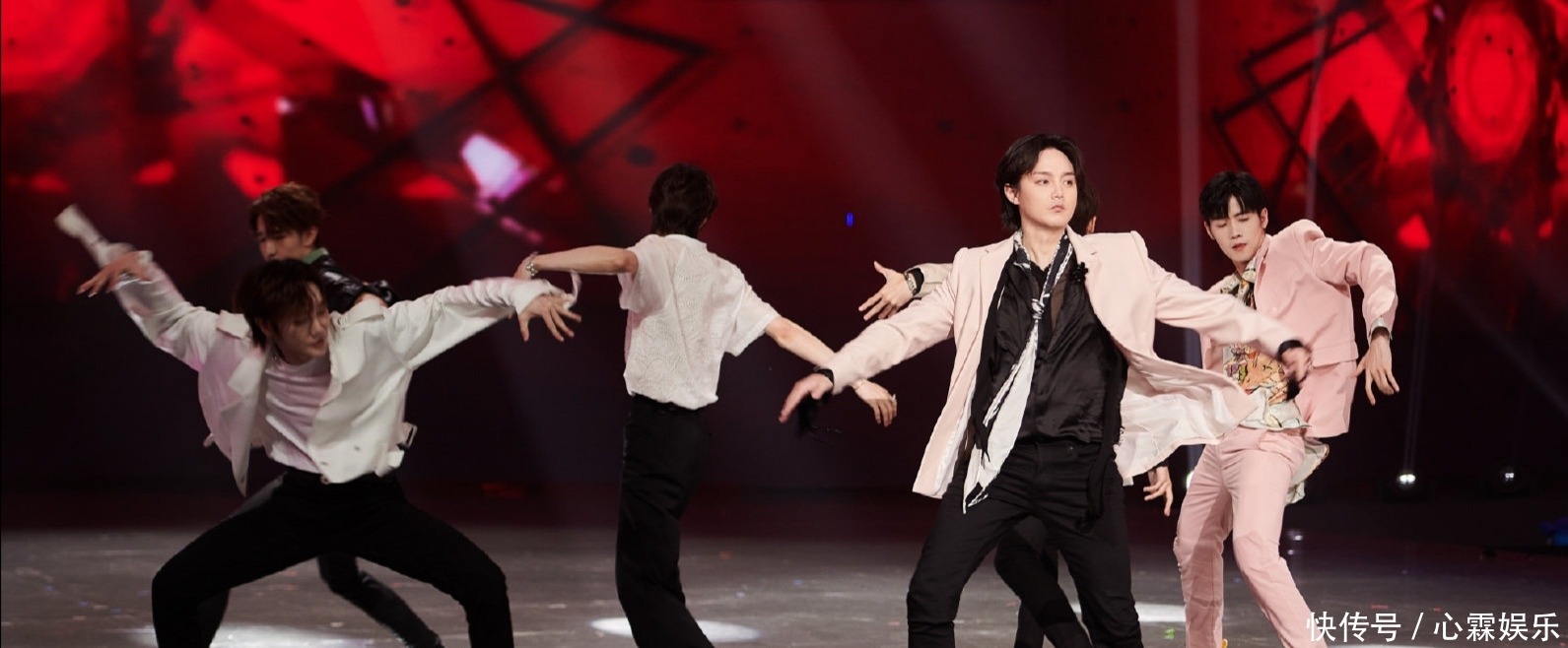 一剪梅|快本尹正和R1SE同台热舞,尹正的BGM终于不再是一剪梅了
