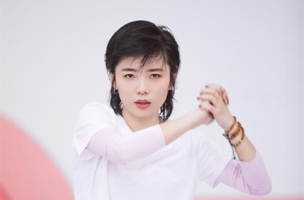  中餐厅|许飞又作妖，碰瓷《中餐厅》蹭黄晓明热度，把baby婚纱照P成自己