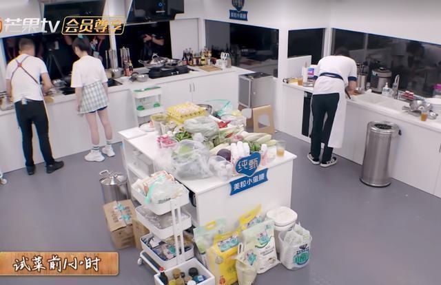  火药味|《中餐厅》林大厨张亮杠上了？PK做豆腐火药味浓，颖宝被卷入其中