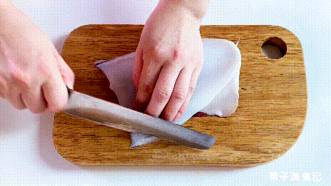 辣椒|炒鱿鱼如何做的脆爽开胃？注意焯水切花刀爆炒这三点，全家都爱吃