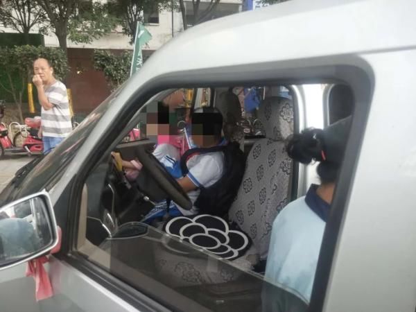 面包车实际搭载|你拉的可都是孩子！