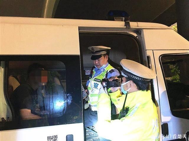  酒后|4S店移车员酒后上岗行驶几百米丢了饭碗，一周内洪山交警查了19名酒司机