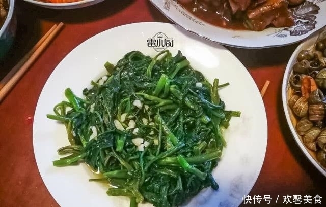 弟媳|周末家人团聚,弟媳做了8个家常菜,味道不输大饭店,全部光盘