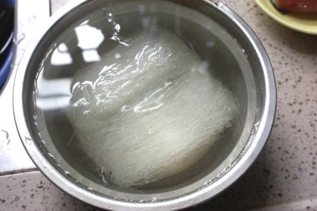  蚂蚁|大厨教你1分钟做蚂蚁上树，好吃到停不下来，超级过瘾