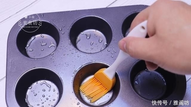 一滴水|面粉里加4个鸡蛋,不发面,手不粘面,不放一滴水,孩子抢着吃