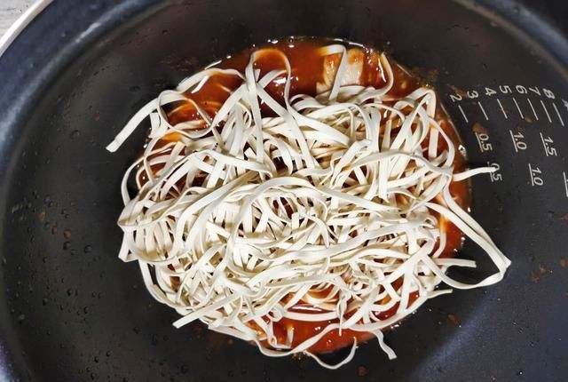  出乎意料|面条用这方法做，出乎意料的好吃，我这不爱吃面条的都吃一大碗