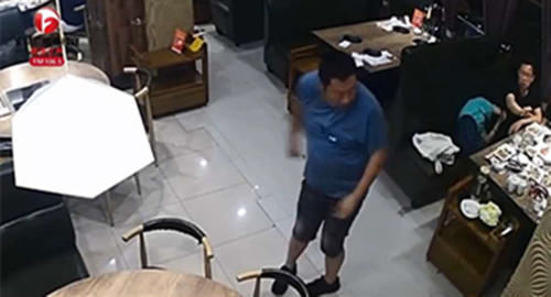 事件|接连发生女性公共场合遭暴打事件，那些高叫“打得好”的人，脑袋被驴踢了吗