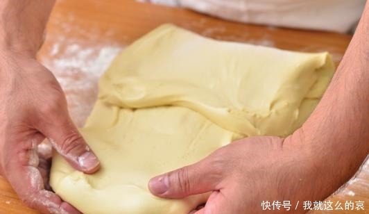 高筋面粉|特级红豆餐包,外酥内软,搭配甜而不腻的红豆馅,最适合拿来解馋