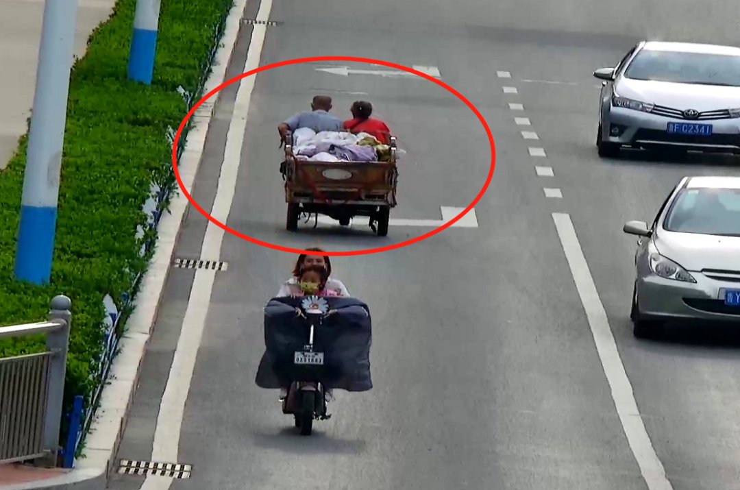  驾驶|曝光台丨三轮车违法曝光！无证驾驶三轮机动车一律拘留！