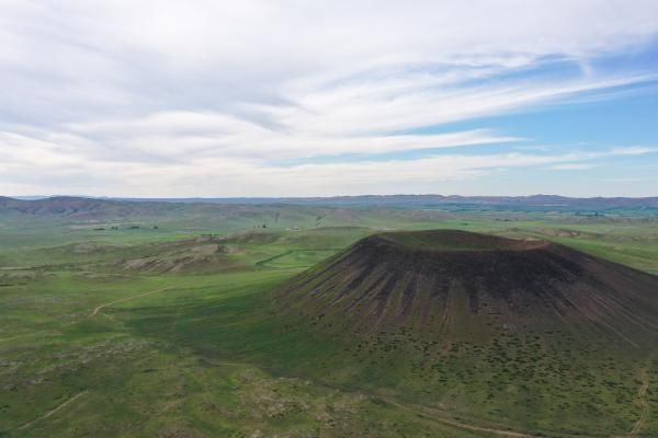  火山|乌兰察布：草原上的火山群