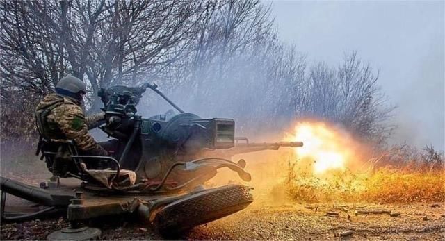 俄乌新战况：俄军火力全开，对巴赫穆特实施大规模轰炸
