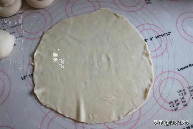  烙饼|＂家常烙饼，最服这做法，提前揉面放冰箱，现吃现烙，又软又香＂
