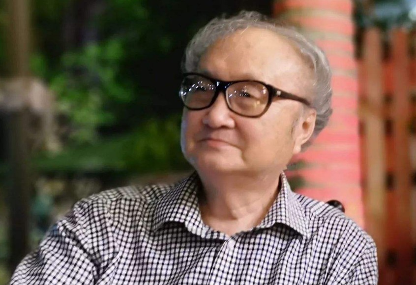 停车|火了多年的康震,因“停车坐爱枫林晚”被专家质疑,其实他不算错