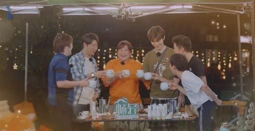  青春环游记|总导演吴彤邀刘德华上综艺节目，网友们怒轰：你不配