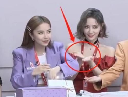 索求|THE9直播意外不断,虞书欣冷落赵小棠,安崎“无视”许佳琪索求