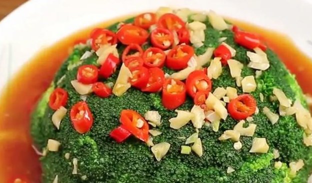  制作|其实将简单制作的家常素菜, 经过简单的摆盘, 成菜就会有高大上的感觉, 就会是一道素大菜