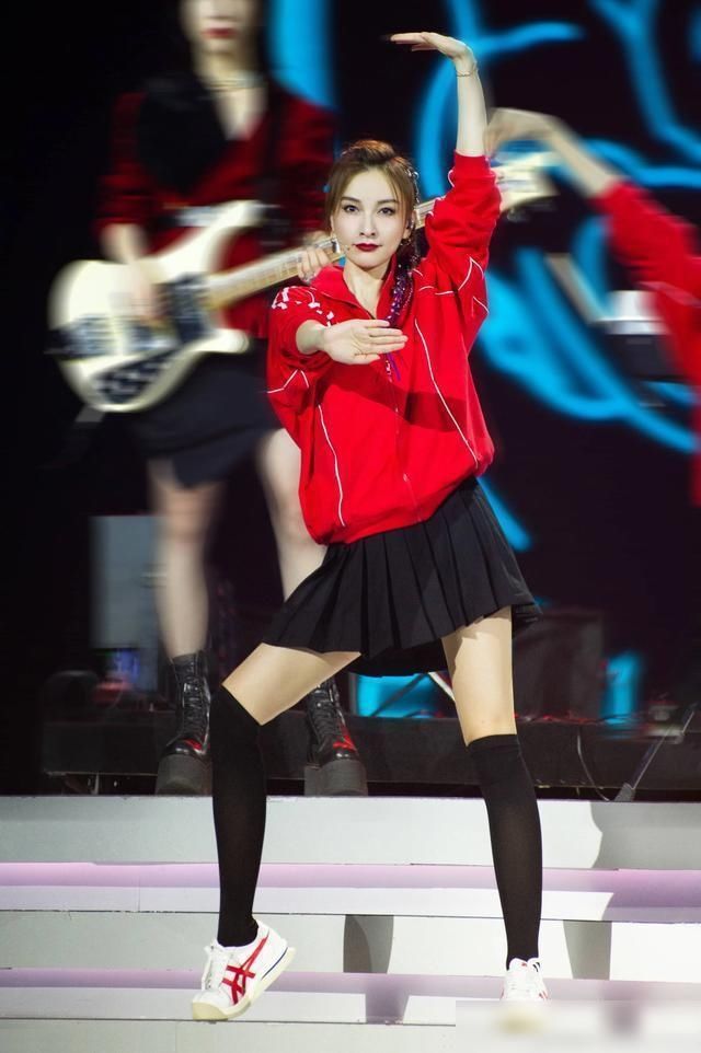  排名|乘风破浪的姐姐迷惑排名，吴昕淘汰万茜第一引争议，网曝出道名单