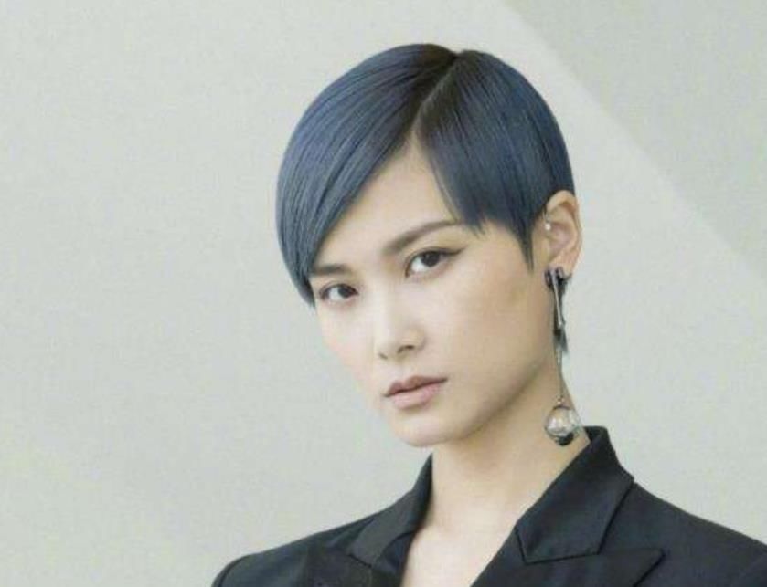  究竟|当年“超级女声”李宇春，成功的接棒那英，她究竟有怎样的能力呢